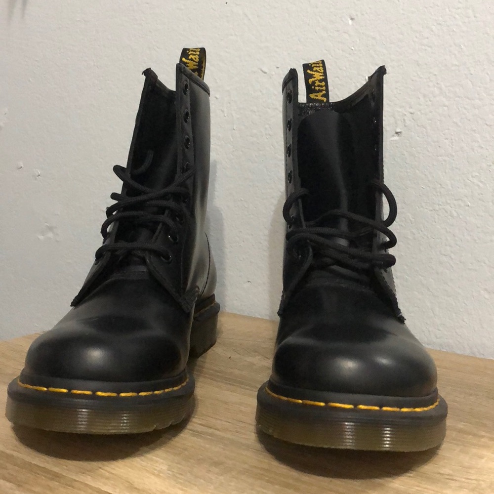 1460 Dr Martens Smooth Leather Lace Up Boots